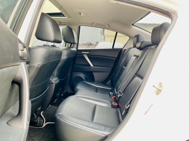 Mazda  Mazda3  2014年 Mazda3 馬三 四門 白色 2.0L  | 新北市汽車商業同業公會｜TACA優良車商聯盟｜中古、二手車買車賣車公會認證保固