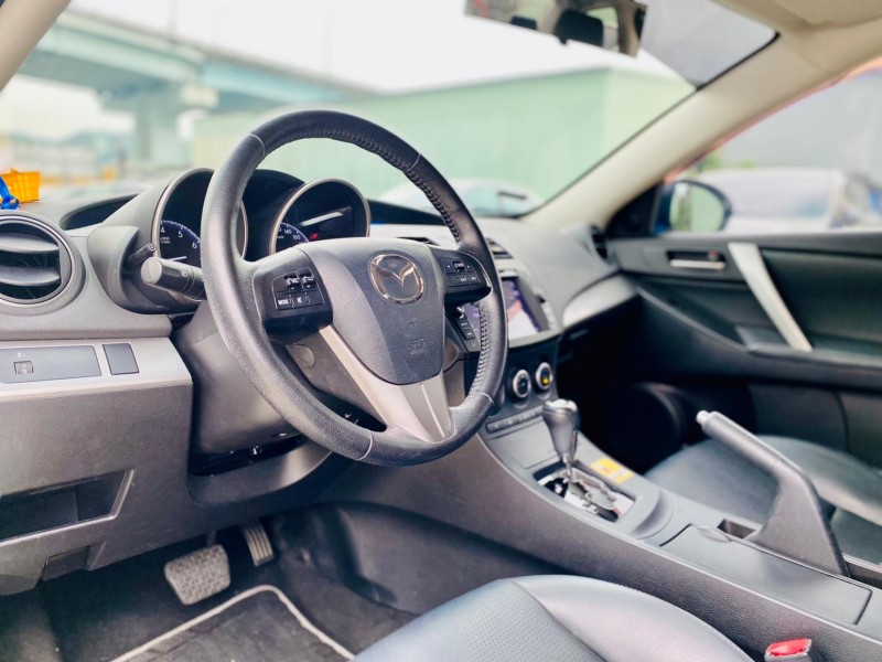 Mazda  Mazda3  2014年 Mazda3 馬三 四門 白色 2.0L  | 新北市汽車商業同業公會｜TACA優良車商聯盟｜中古、二手車買車賣車公會認證保固