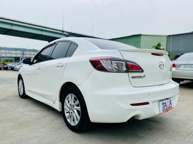 Mazda  Mazda3  2014年 Mazda3 馬三 四門 白色 2.0L  | 新北市汽車商業同業公會｜TACA優良車商聯盟｜中古、二手車買車賣車公會認證保固
