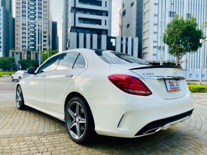 Mercedes-Benz/賓士   C-CLASS  C300 2014年 BENZ 賓士 C300 4matic 白色 2.0L | 新北市汽車商業同業公會｜TACA優良車商聯盟｜中古、二手車買車賣車公會認證保固