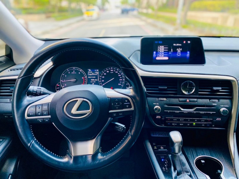 Lexus  RX 15年出廠16年式 LEXUS 凌志 RX200T 淺棕色 2.0L | 新北市汽車商業同業公會｜TACA優良車商聯盟｜中古、二手車買車賣車公會認證保固
