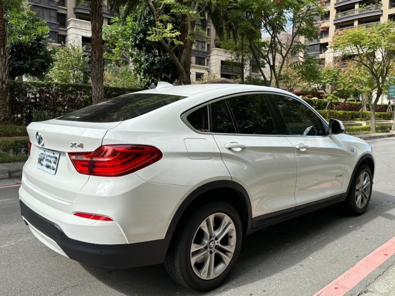 BMW/ 寶馬  X4 SERIES  X4 xDrive28i 2016年 BMW X4 XDRIVE28i 白色 2.0L M-Sport | 新北市汽車商業同業公會｜TACA優良車商聯盟｜中古、二手車買車賣車公會認證保固