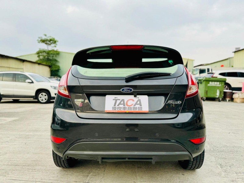 Ford/福特  Fiesta 2016年 Ford 福特 Fiesta 菲士塔 灰色 1.0L | 新北市汽車商業同業公會｜TACA優良車商聯盟｜中古、二手車買車賣車公會認證保固