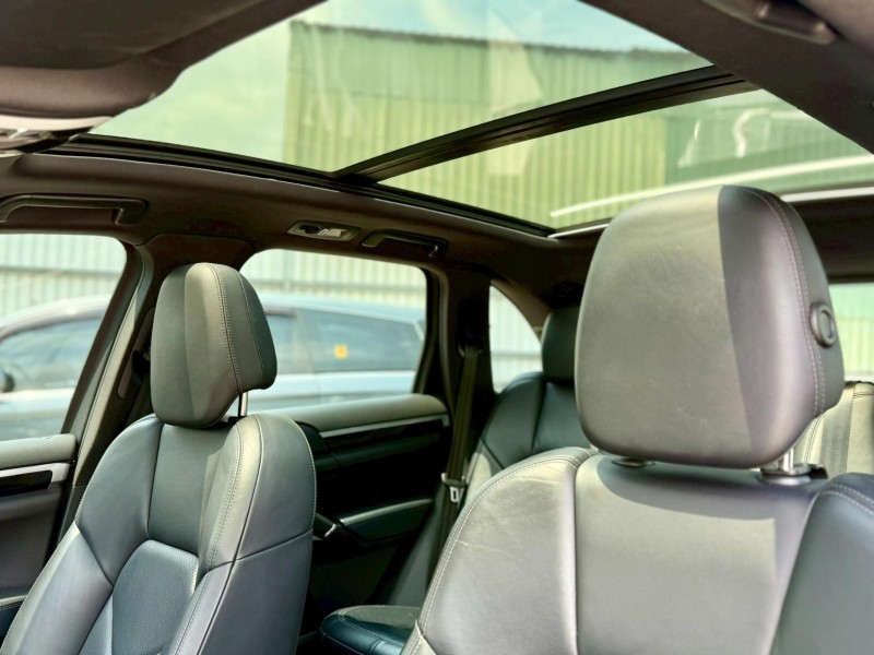 PORSCHE  Cayenne 凱安 2014年 Porsche 保時捷 Cayenne | 新北市汽車商業同業公會｜TACA優良車商聯盟｜中古、二手車買車賣車公會認證保固