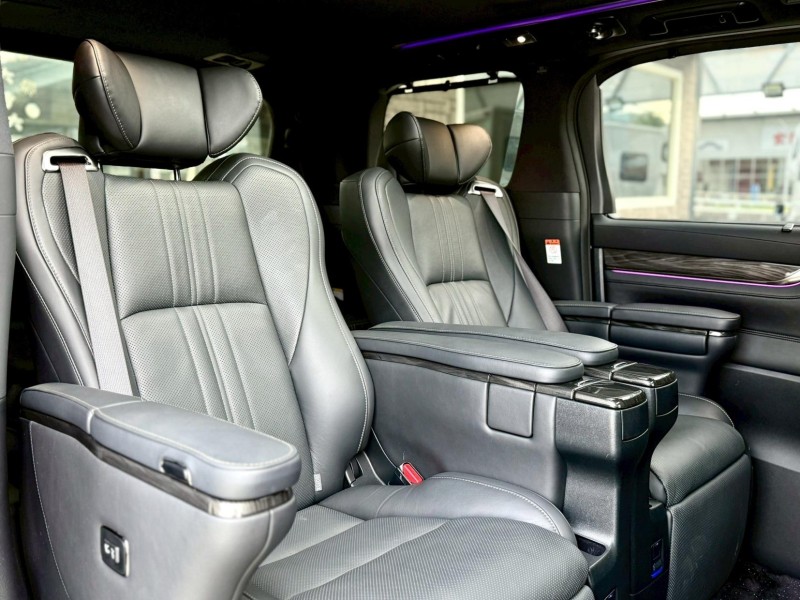 Lexus  LX 2023年 凌志 Lexus LM300h | 新北市汽車商業同業公會｜TACA優良車商聯盟｜中古、二手車買車賣車公會認證保固