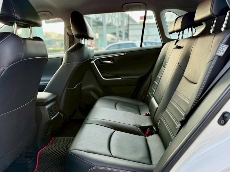 Toyota  RAV4 2020年領牌 TOYOTA RAV4 白色 2.0L 旗艦版 | 新北市汽車商業同業公會｜TACA優良車商聯盟｜中古、二手車買車賣車公會認證保固