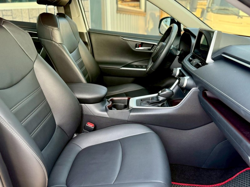 Toyota  RAV4 2020年領牌 TOYOTA RAV4 白色 2.0L 旗艦版 | 新北市汽車商業同業公會｜TACA優良車商聯盟｜中古、二手車買車賣車公會認證保固