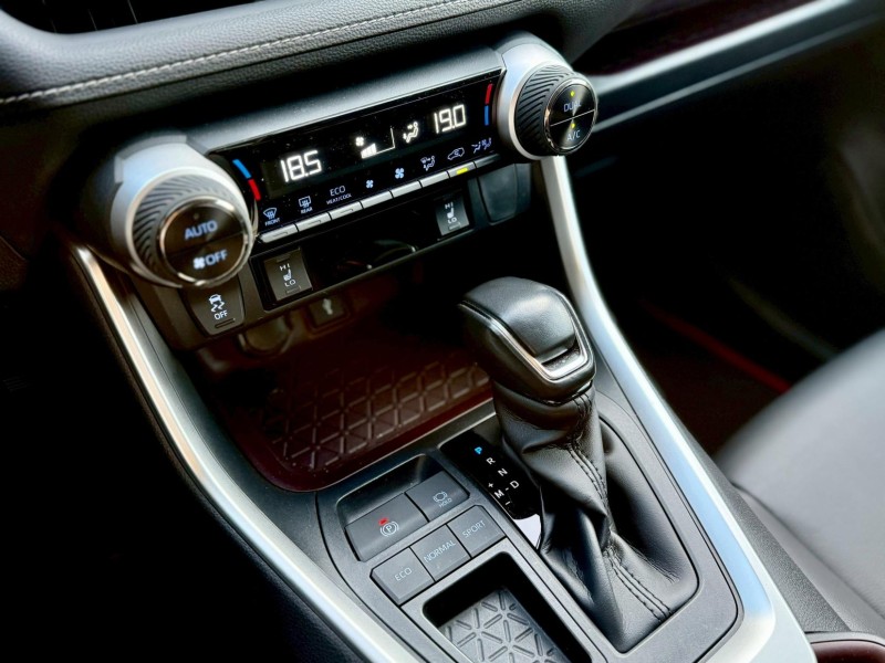 Toyota  RAV4 2020年領牌 TOYOTA RAV4 白色 2.0L 旗艦版 | 新北市汽車商業同業公會｜TACA優良車商聯盟｜中古、二手車買車賣車公會認證保固