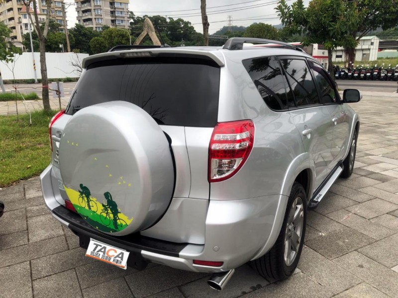 Toyota  RAV4 【G版尊貴型、旅行車、原鈑件】RAV4 2.4 循跡防滑 一手車 認證車 保固車 | 新北市汽車商業同業公會｜TACA優良車商聯盟｜中古、二手車買車賣車公會認證保固