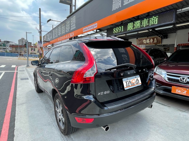 Volvo Xc60 原廠保養 T5旗艦版 原鈑件 Xc60 2 0 一手車認證車內外極新 新北市汽車商業同業公會 Taca優良車商聯盟 中古 二手 車買車賣車公會認證保固