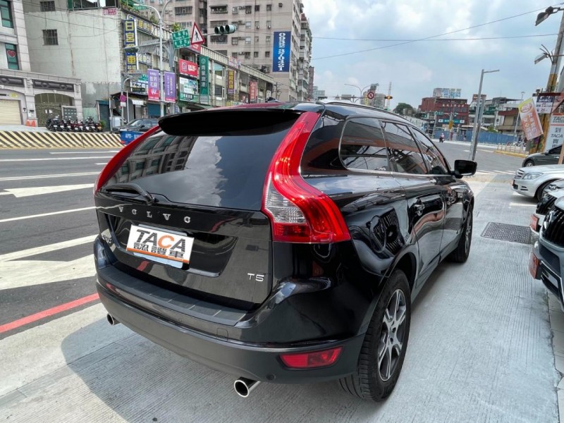 Volvo  XC60 【原廠保養、T5旗艦版、原鈑件】XC60 2.0 一手車 認證車 內外極新 | 新北市汽車商業同業公會｜TACA優良車商聯盟｜中古、二手車買車賣車公會認證保固