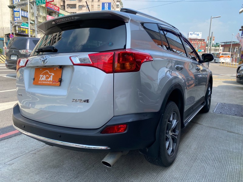 Toyota  RAV4 【全台最熱門運動休旅、最佳油耗14.4km/ltr】 | 新北市汽車商業同業公會｜TACA優良車商聯盟｜中古、二手車買車賣車公會認證保固