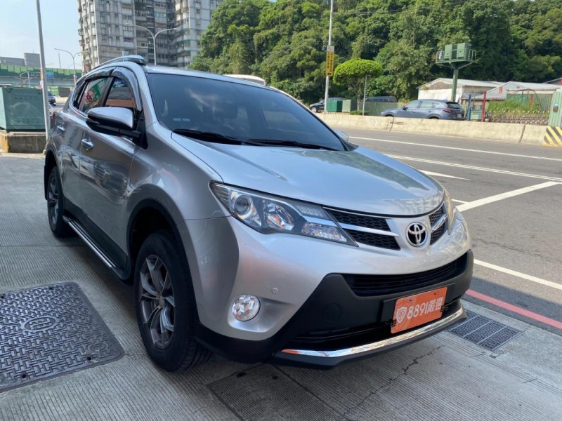 Toyota  RAV4 【全台最熱門運動休旅、最佳油耗14.4km/ltr】 | 新北市汽車商業同業公會｜TACA優良車商聯盟｜中古、二手車買車賣車公會認證保固