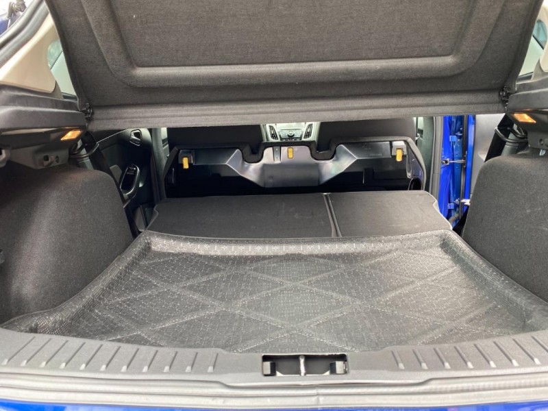 Ford/福特  Focus 【贏錠TACA嚴選、1.6一手女用車庫車】 | 新北市汽車商業同業公會｜TACA優良車商聯盟｜中古、二手車買車賣車公會認證保固