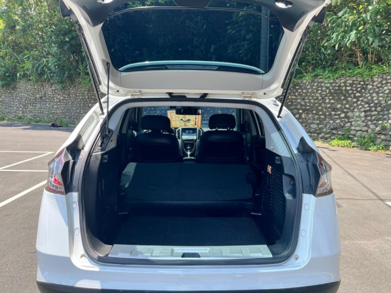 Luxgen  U6 Turbo 一手頂級旗艦、電動椅、電尾門、DAS+系統(偏移、碰撞、行人、車側警示系統) | 新北市汽車商業同業公會｜TACA優良車商聯盟｜中古、二手車買車賣車公會認證保固