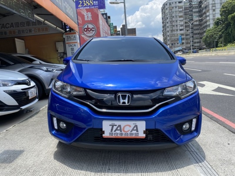 Honda  FIT 【頂級S版、換檔撥片、超低里程三萬公里、循跡防滑、恆溫】 | 新北市汽車商業同業公會｜TACA優良車商聯盟｜中古、二手車買車賣車公會認證保固