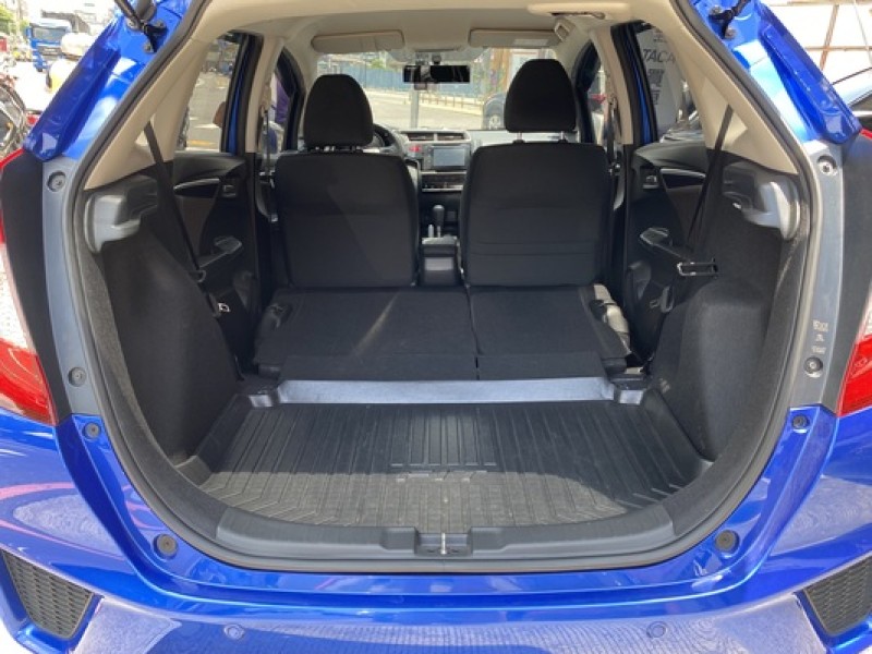 Honda  FIT 【頂級S版、換檔撥片、超低里程三萬公里、循跡防滑、恆溫】 | 新北市汽車商業同業公會｜TACA優良車商聯盟｜中古、二手車買車賣車公會認證保固