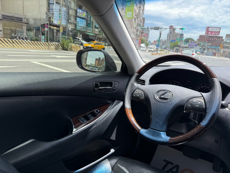 Lexus  ES 【天窗、定速、雙電動冷熱通風椅、超低里程】 | 新北市汽車商業同業公會｜TACA優良車商聯盟｜中古、二手車買車賣車公會認證保固