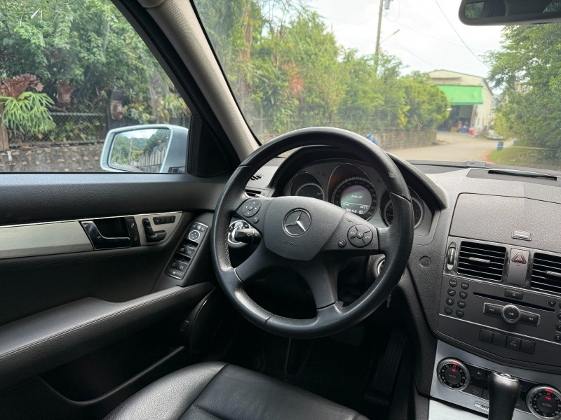 Mercedes-Benz/賓士   C-CLASS  C300 【中華賓士總代理、日行燈、天窗、雙電椅附記憶、低里程】 | 新北市汽車商業同業公會｜TACA優良車商聯盟｜中古、二手車買車賣車公會認證保固