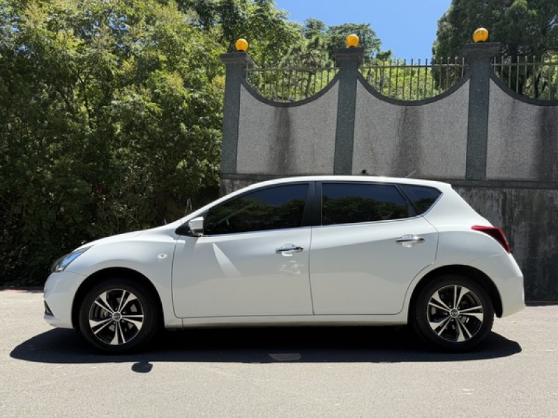 Nissan  Tiida 【全車原鈑件原漆｜完整原廠保養｜車況如新｜循跡防滑功能】 | 新北市汽車商業同業公會｜TACA優良車商聯盟｜中古、二手車買車賣車公會認證保固