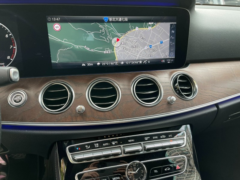Mercedes-Benz/賓士   E-CLASS  E250 E250總代理 雙液晶螢幕 冷熱通風椅 360環景 氣氛燈 天窗 盲點 | 新北市汽車商業同業公會｜TACA優良車商聯盟｜中古、二手車買車賣車公會認證保固