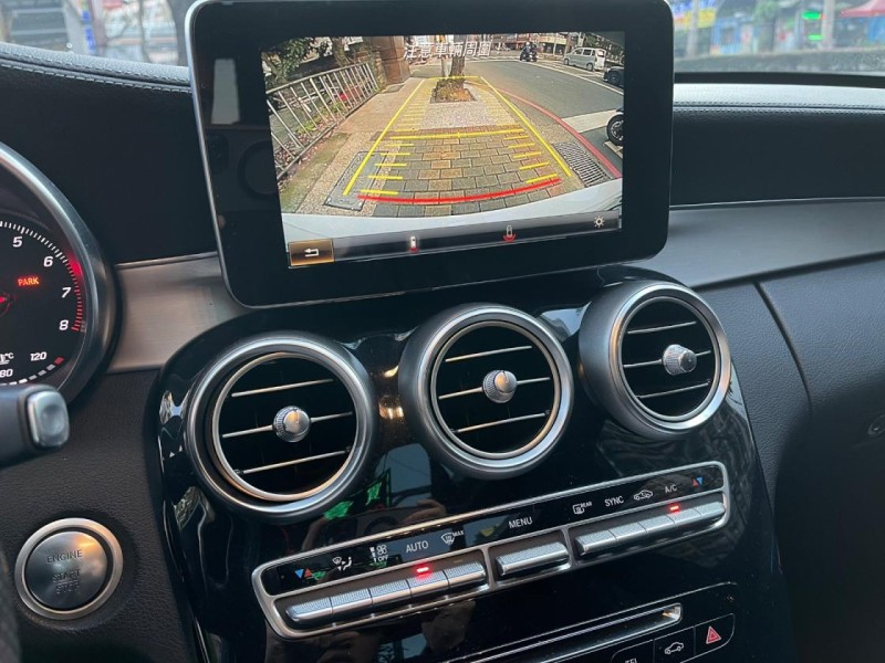 Mercedes-Benz/賓士   C-CLASS  C300 M-Benz C-Class Sedan 2015款 C300 AMG 白色 | 新北市汽車商業同業公會｜TACA優良車商聯盟｜中古、二手車買車賣車公會認證保固