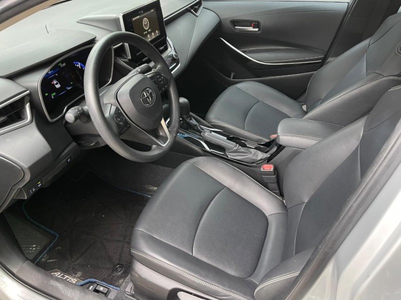 Toyota  Altis Toyota Corolla Altis 2022款 Hybrid尊爵 銀色 | 新北市汽車商業同業公會｜TACA優良車商聯盟｜中古、二手車買車賣車公會認證保固
