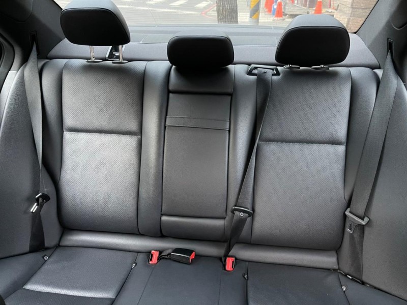 Mercedes-Benz/賓士   C-CLASS  C250 M-Benz C-Class Sedan 2012款 C250 AMG 銀色 | 新北市汽車商業同業公會｜TACA優良車商聯盟｜中古、二手車買車賣車公會認證保固