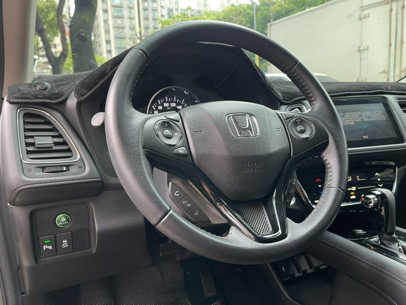 Honda  HR-V HONDA HRV S 版 換檔撥片 免鑰匙 倒車顯影 電子手剎 | 新北市汽車商業同業公會｜TACA優良車商聯盟｜中古、二手車買車賣車公會認證保固