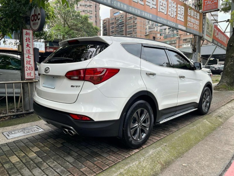 Hyundai  Santa Fe SANTA FE 山土匪 2.2柴油 5+2 七人座 一手車 全原廠保養 車況優 | 新北市汽車商業同業公會｜TACA優良車商聯盟｜中古、二手車買車賣車公會認證保固