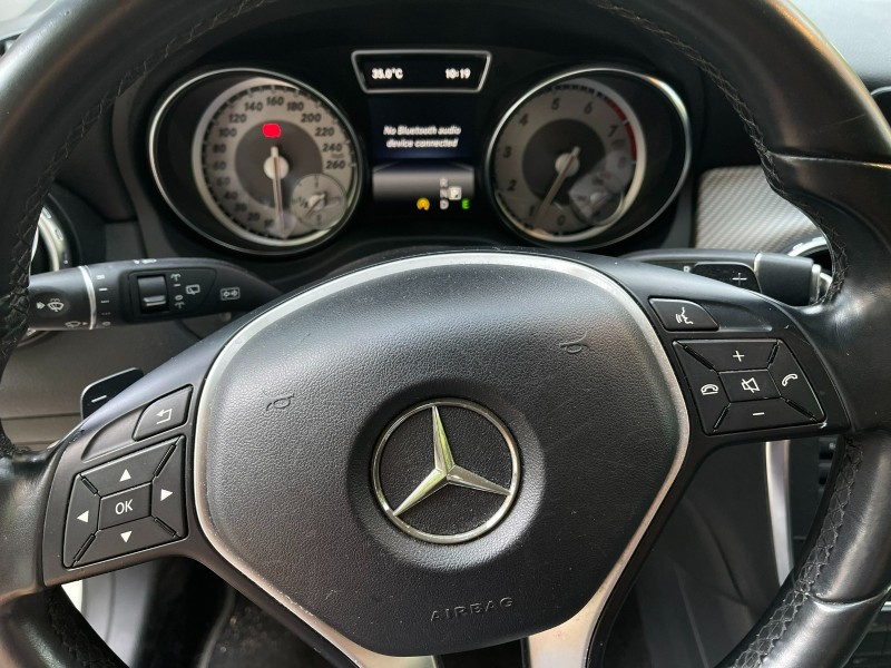 Mercedes-Benz/賓士   GLA-CLASS  GLA180 BENZ GLA180 原版件 免鑰匙 快撥 多功能方向盤 電尾門 倒車顯影 | 新北市汽車商業同業公會｜TACA優良車商聯盟｜中古、二手車買車賣車公會認證保固