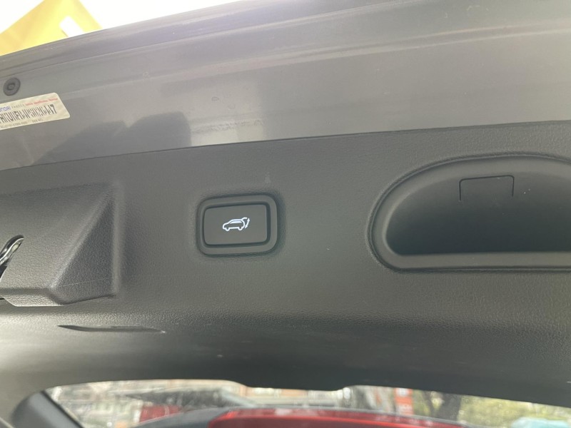 Hyundai  Custin CUSTIN GLT-B VIP 頂級 全景天窗 冷熱通風椅 電動尾門 | 新北市汽車商業同業公會｜TACA優良車商聯盟｜中古、二手車買車賣車公會認證保固