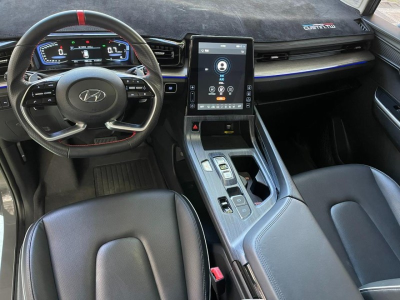 Hyundai  Custin CUSTIN GLT-B VIP 頂級 全景天窗 冷熱通風椅 電動尾門 | 新北市汽車商業同業公會｜TACA優良車商聯盟｜中古、二手車買車賣車公會認證保固