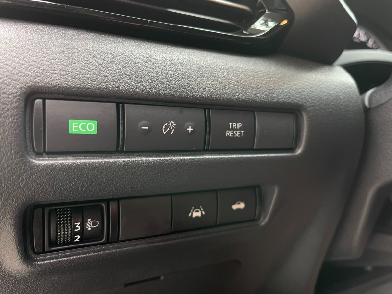 Nissan  Sentra 跟車 360環景 免鑰匙 前後雷達/攝影 恆溫 盲點 里程100%保證 | 新北市汽車商業同業公會｜TACA優良車商聯盟｜中古、二手車買車賣車公會認證保固