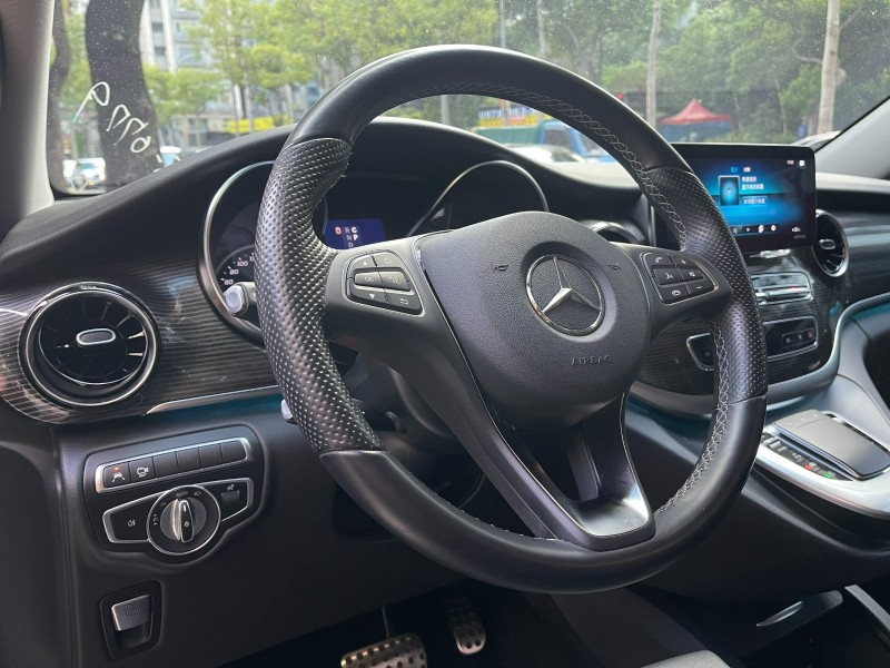Mercedes-Benz/賓士   V-CLASS  V220d  實車實價 原版V220D 一手車 全原廠保養 ACC跟車 車道偏移 360環景 | 新北市汽車商業同業公會｜TACA優良車商聯盟｜中古、二手車買車賣車公會認證保固