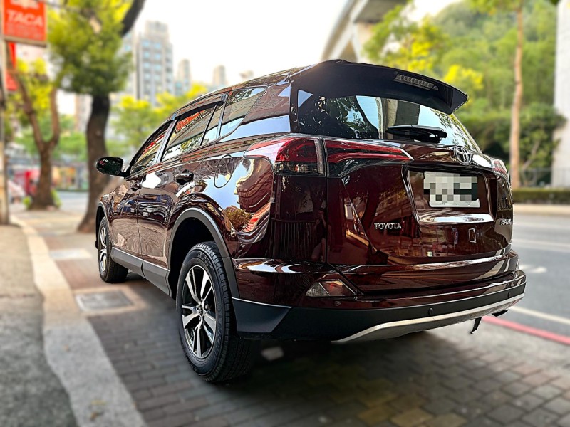 Toyota  RAV4 RAV4 2.0 免鑰匙啟閉 市場最低里程100%保證準 車色不喜歡 送包膜改色 | 新北市汽車商業同業公會｜TACA優良車商聯盟｜中古、二手車買車賣車公會認證保固