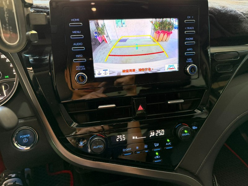 Toyota  Camry TOYOTA CAMRY 油電 尊爵版 全速跟車 抬顯HUD 盲點偵測 | 新北市汽車商業同業公會｜TACA優良車商聯盟｜中古、二手車買車賣車公會認證保固