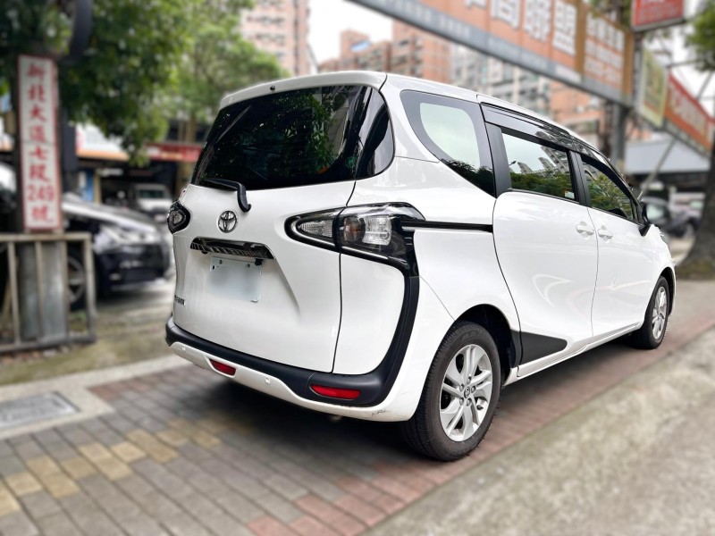 Toyota  SIENTA 豪華+ 單電動滑門 盲點偵測 倒車影像 免鑰匙 原版件 全原廠保養 | 新北市汽車商業同業公會｜TACA優良車商聯盟｜中古、二手車買車賣車公會認證保固