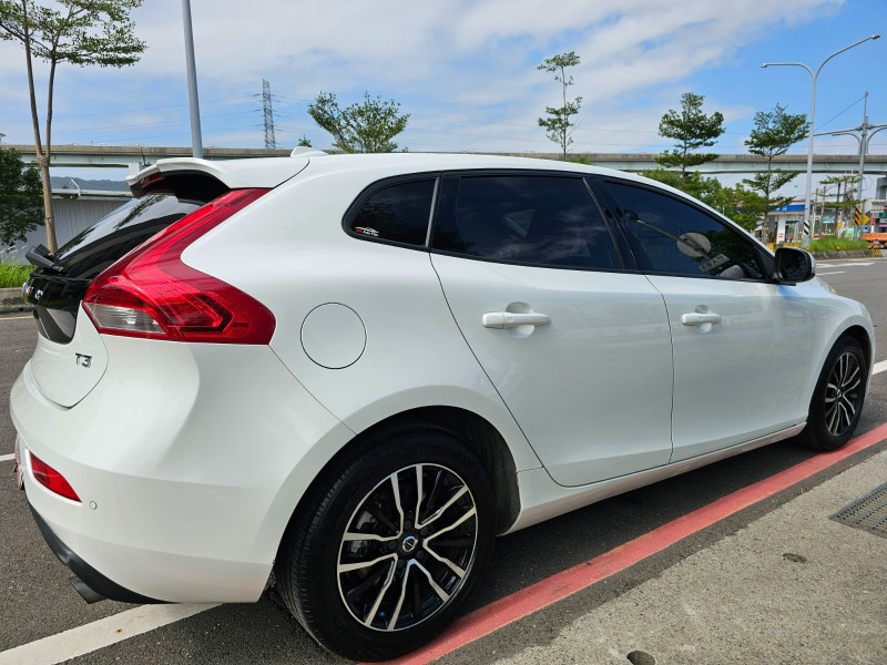 Volvo  V40 Volvo V40 2019款 T3安全智尚版 自排 1.5L | 新北市汽車商業同業公會｜TACA優良車商聯盟｜中古、二手車買車賣車公會認證保固