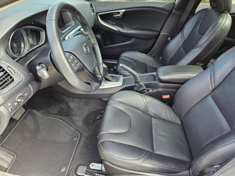 Volvo  V40 Volvo V40 2019款 T3安全智尚版 自排 1.5L | 新北市汽車商業同業公會｜TACA優良車商聯盟｜中古、二手車買車賣車公會認證保固