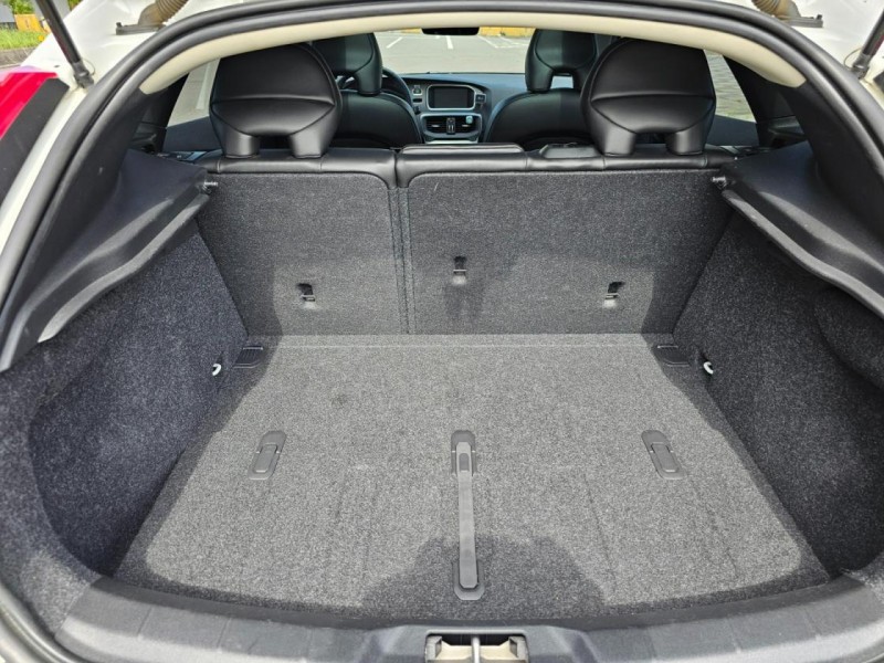 Volvo  V40 Volvo V40 2019款 T3安全智尚版 自排 1.5L | 新北市汽車商業同業公會｜TACA優良車商聯盟｜中古、二手車買車賣車公會認證保固