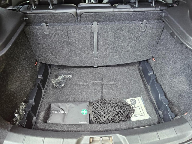 Volvo  V40 Volvo V40 2015款 T4 自手排 1.6L  | 新北市汽車商業同業公會｜TACA優良車商聯盟｜中古、二手車買車賣車公會認證保固