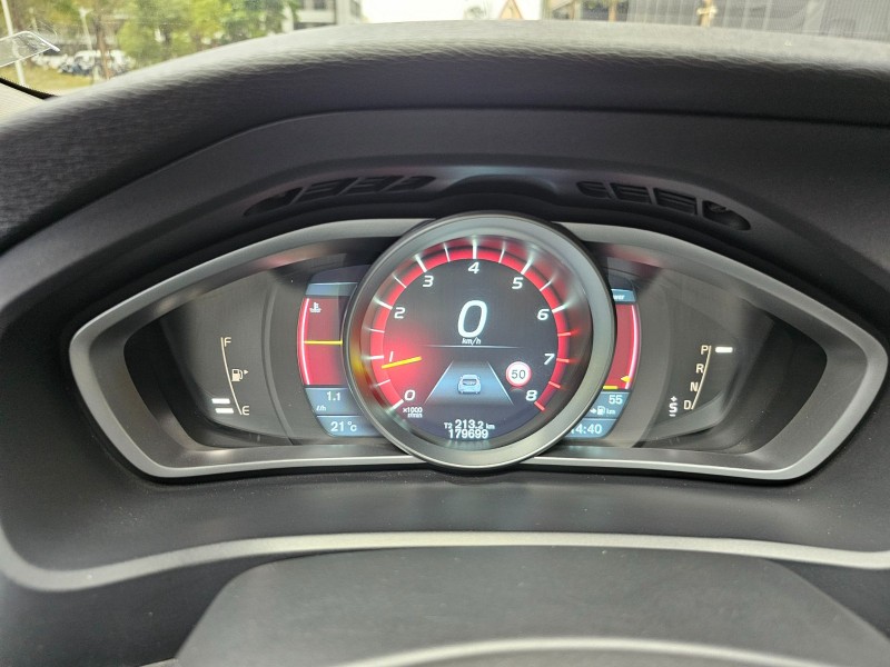 Volvo  V40 Acc跟車輔助 全景天窗 | 新北市汽車商業同業公會｜TACA優良車商聯盟｜中古、二手車買車賣車公會認證保固