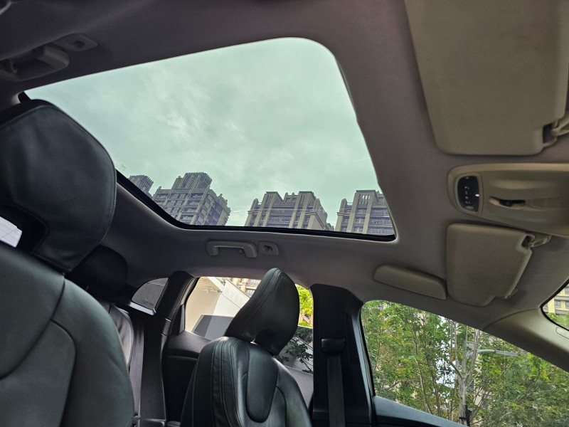 Volvo  V40 Acc跟車輔助 全景天窗 | 新北市汽車商業同業公會｜TACA優良車商聯盟｜中古、二手車買車賣車公會認證保固