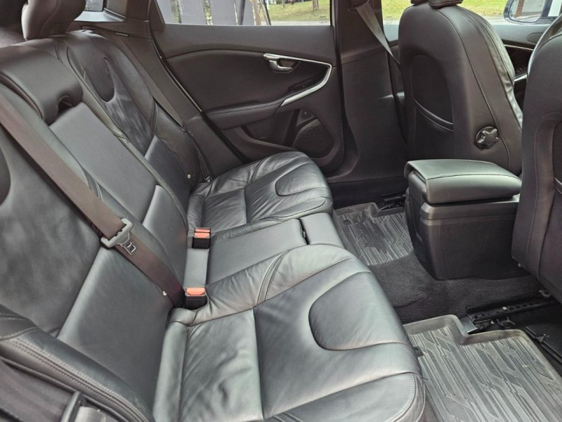 Volvo  V40 Acc跟車輔助 全景天窗 | 新北市汽車商業同業公會｜TACA優良車商聯盟｜中古、二手車買車賣車公會認證保固