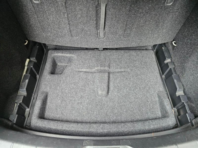 Volvo  V40 Acc跟車輔助 全景天窗 | 新北市汽車商業同業公會｜TACA優良車商聯盟｜中古、二手車買車賣車公會認證保固