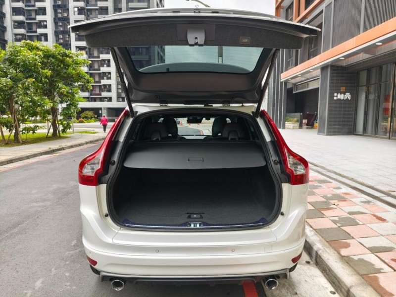 Volvo  XC60 XC60 RDESIGN | 新北市汽車商業同業公會｜TACA優良車商聯盟｜中古、二手車買車賣車公會認證保固