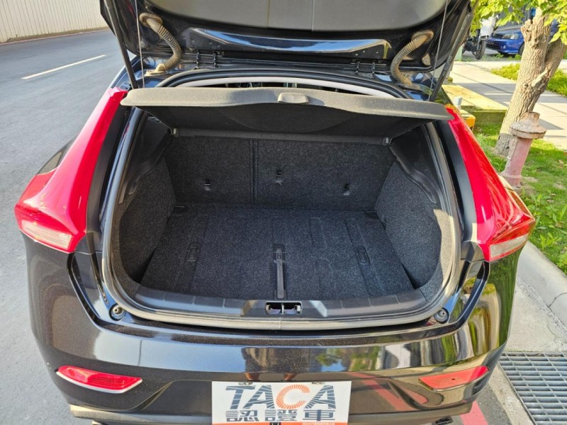 Volvo  V40 VOLVO V40 T4 原鈑件原漆 | 新北市汽車商業同業公會｜TACA優良車商聯盟｜中古、二手車買車賣車公會認證保固
