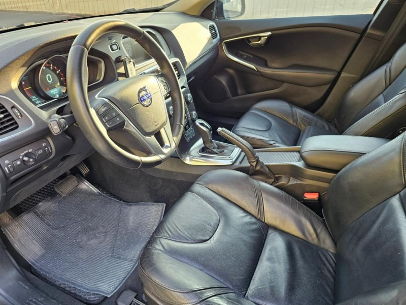 Volvo  V40 VOLVO V40 T4 原鈑件原漆 | 新北市汽車商業同業公會｜TACA優良車商聯盟｜中古、二手車買車賣車公會認證保固