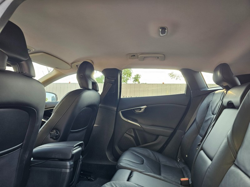Volvo  V40 VOLVO V40 T4 原鈑件原漆 | 新北市汽車商業同業公會｜TACA優良車商聯盟｜中古、二手車買車賣車公會認證保固
